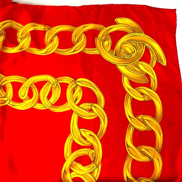 CHANEL Silk Scarf Chain Turnlock Red & Gold, CHANEL scarf box - Picture 2 of 7